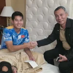 Chủ tịch LĐBĐVN Trần Quốc Tuấn thăm hỏi, hứa hẹn hỗ trợ tối đa cho trung vệ Nguyễn Hiểu Minh sau chấn thương 1