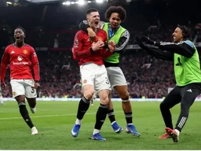 Gary Neville ‘bùng nổ’ khen ngợi, tiết lộ 3 tân binh MU đang làm nên chuyện