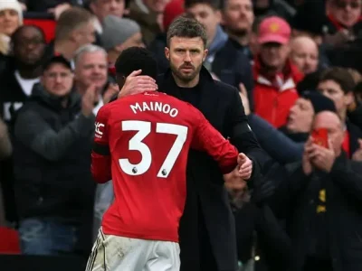 Berbatov ‘bật mí’ lý do Mainoo bùng nổ: Carrick đã thay đổi điều gì ở tiền vệ MU?