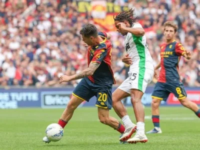Genoa Chiến Thắng Kịch Tính 2-1 Trước Sassuolo: Bàn Thắng Muộn Quyết Định Trận Đấu