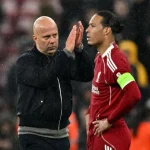 Sốc: Liverpool dưới thời Slot chỉ còn là đội bóng tầm trung, bị PSG 'dạy cho bài học' đẳng cấp 1