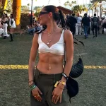 Ái nữ Mourinho 'đốt mắt' Coachella với phong cách nội y táo bạo, dân tình tranh cãi dữ dội 1