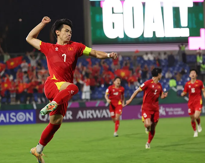 Nguyễn Đình Bắc cần nỗ lực nhiều hơn để trở thành cầu thủ hàng đầu Việt Nam - Ảnh: AFC