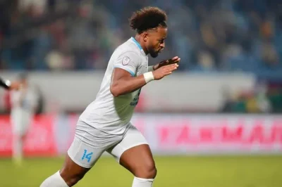 Nguyên Mạnh tiết lộ 'vũ khí bí mật' giúp Nam Định 'càn quét' Shopee Cup: Xuân Son là chìa khóa! 1