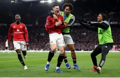 Gary Neville 'bùng nổ' khen ngợi, tiết lộ 3 tân binh MU đang làm nên chuyện 1