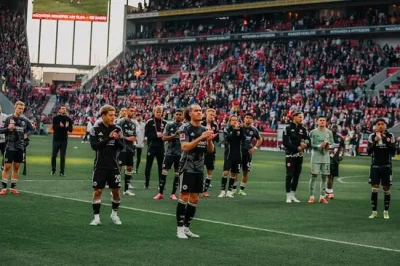 Eintracht Frankfurt vs Koln: Đại chiến sân nhà, HLV Riera quyết 'xé lưới' đối thủ đang khủng hoảng 1